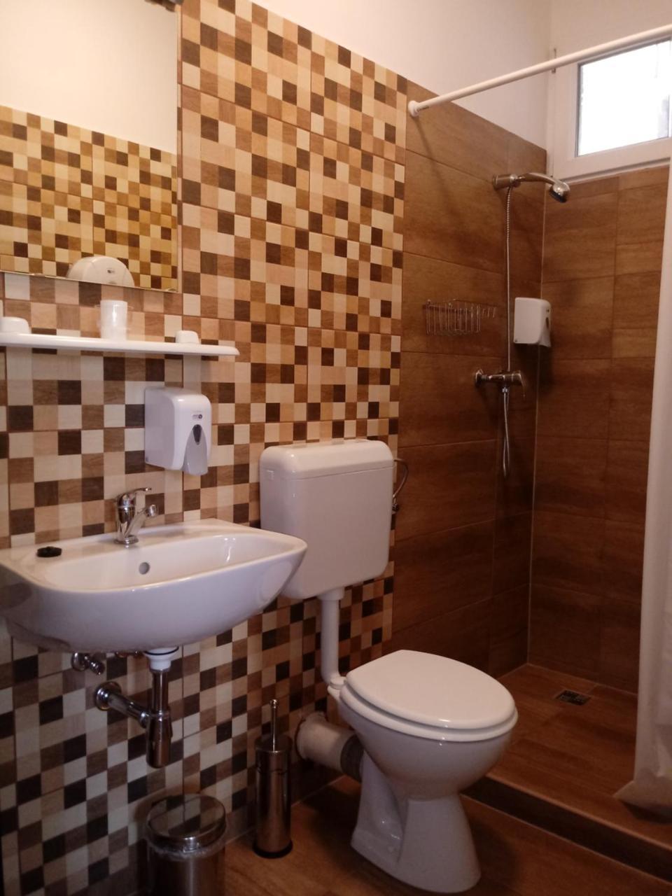 Bed and Breakfast Promenade Panzio Miskolc Exterior foto
