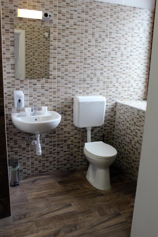 Bed and Breakfast Promenade Panzio Miskolc Exterior foto