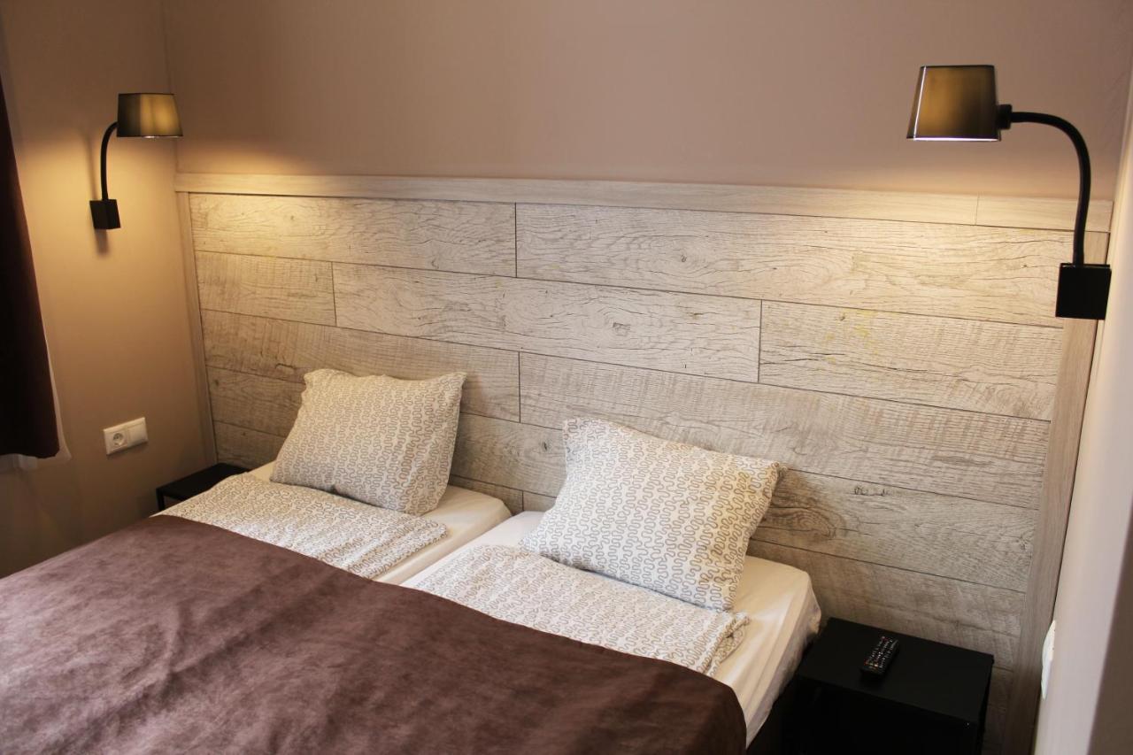 Bed and Breakfast Promenade Panzio Miskolc Exterior foto