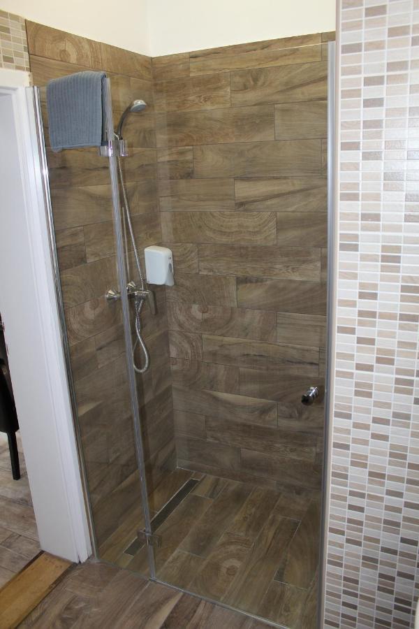 Bed and Breakfast Promenade Panzio Miskolc Exterior foto