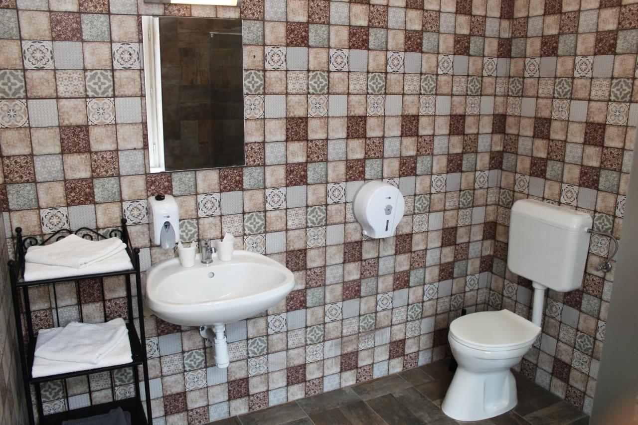 Bed and Breakfast Promenade Panzio Miskolc Exterior foto